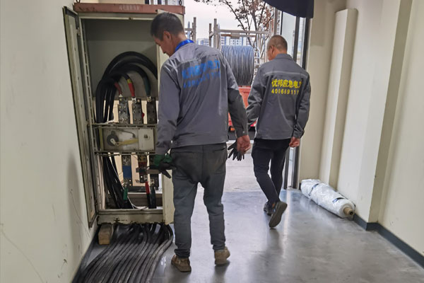 新兴柴油发电机组的输出电压调节方式对设备性能有哪些影响？